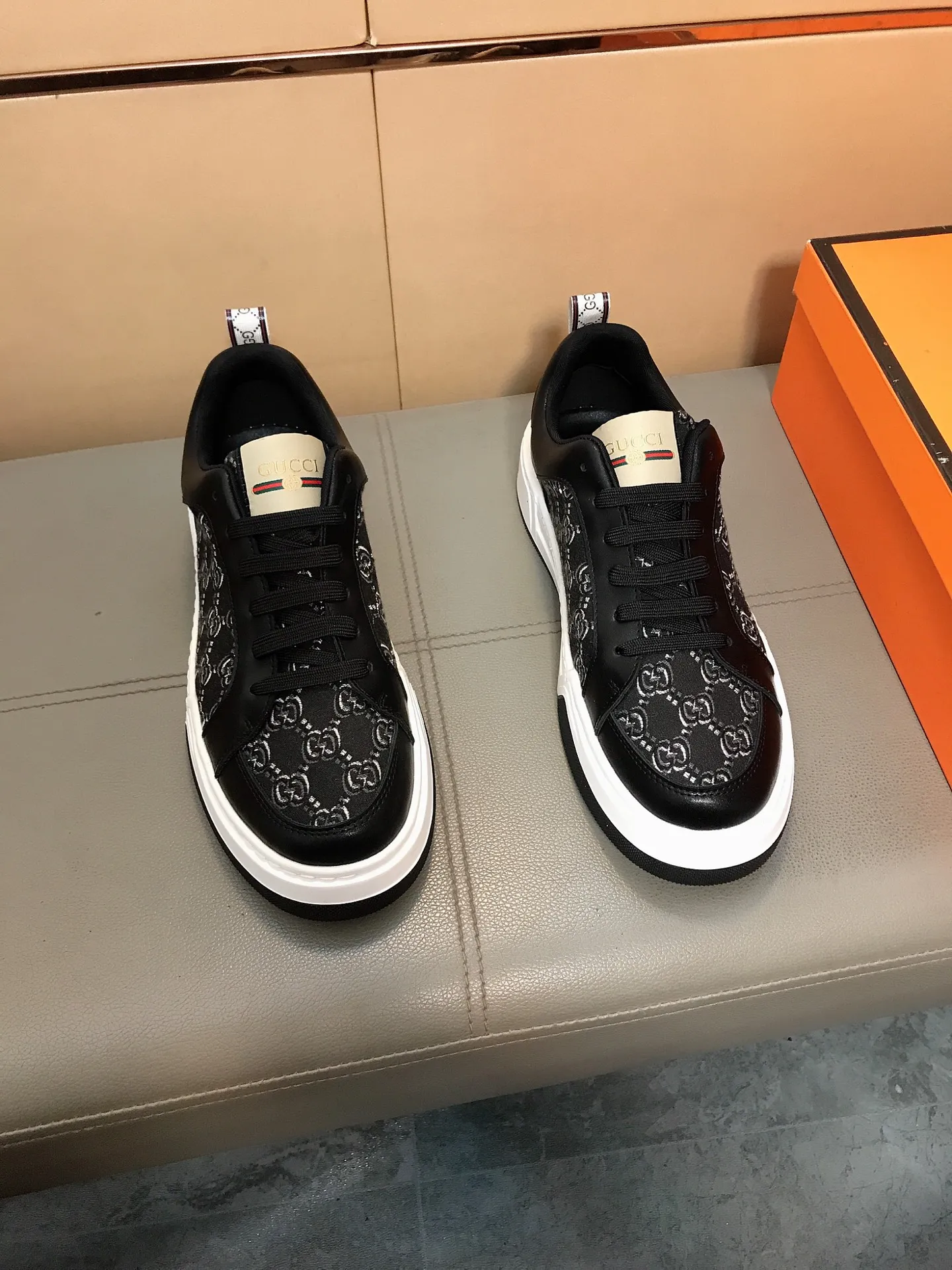 Ex-factory price 400 ⌚️⌚️[GUCCI] Gucci men’s casual shoes are absolutely popular 🔥The ultimate matching item for trendy men! Irresistible charm of super texture, the main recommendation, the upper is made of high-quality cowhide + printed fabric, sheep lining feet, wear-resistant rubber sole, noble and elegant! Extremely comfortable🎁🎁You can be as handsome as you want💪 Size 38-44!